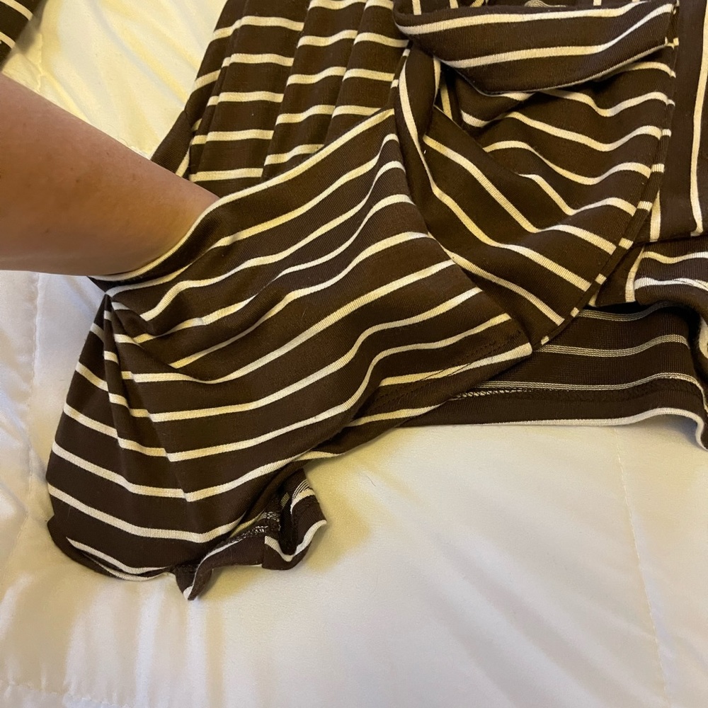 Brown & white knit cardigan, huge pockets, perfect layering piece for fall, EUC - Picture 6 of 7